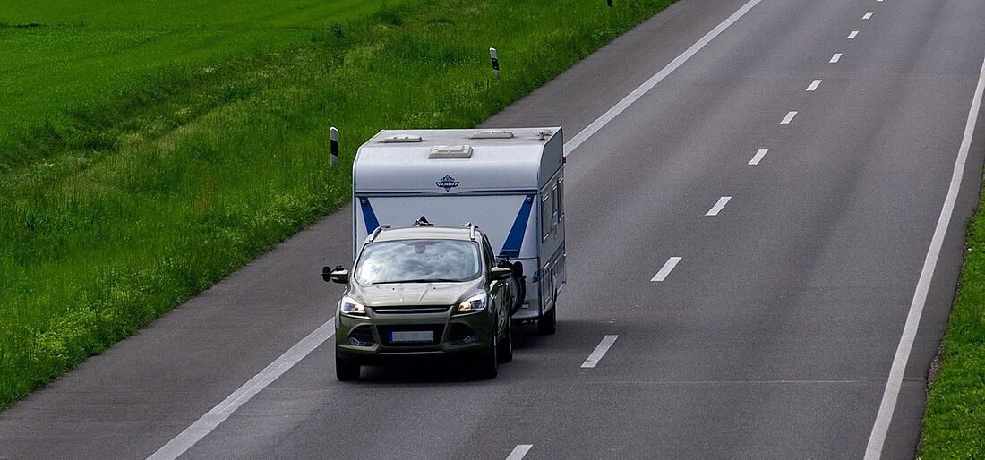 Ratgeber Fahren mit dem Anhänger fahrtraining.de Ratgeber Fahren mit dem Anhänger fahrtraining.de
